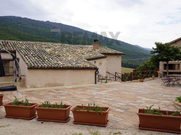 casa indipendente in vendita a Trevi in zona Coste