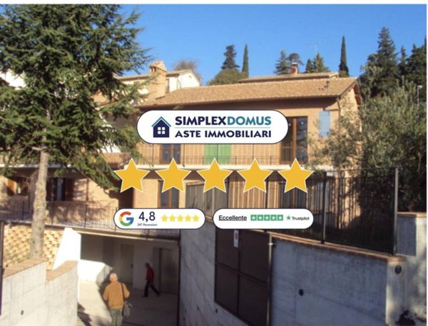 appartamento in vendita a Trevi in zona Parrano