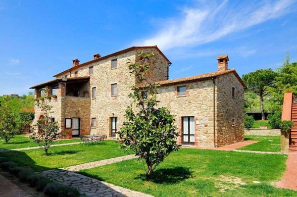 casa indipendente in vendita a Tuoro sul Trasimeno in zona Vernazzano