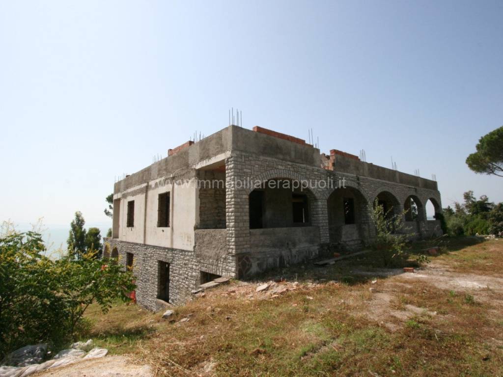 casa indipendente in vendita a Tuoro sul Trasimeno
