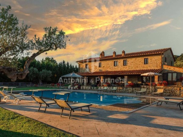 casa indipendente in vendita a Tuoro sul Trasimeno