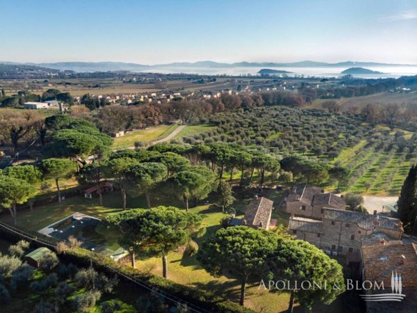 casa indipendente in vendita a Tuoro sul Trasimeno