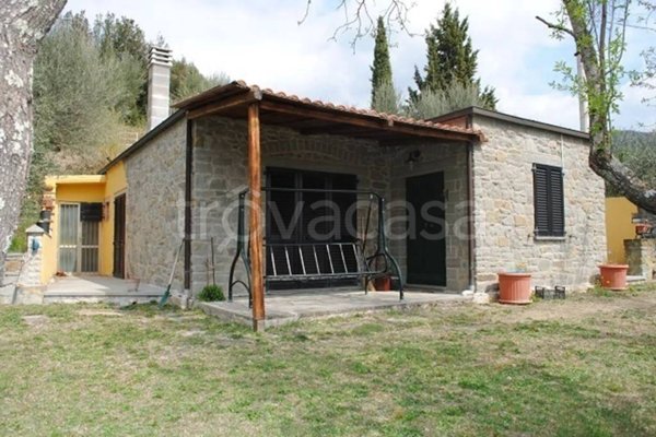 casa indipendente in vendita a Tuoro sul Trasimeno