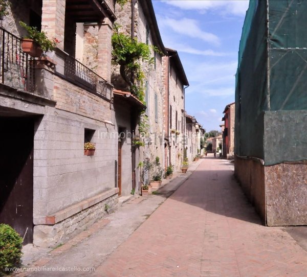 quadrivano in vendita a Tuoro sul Trasimeno in zona Isola Maggiore