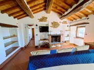 casa indipendente in vendita a Tuoro sul Trasimeno