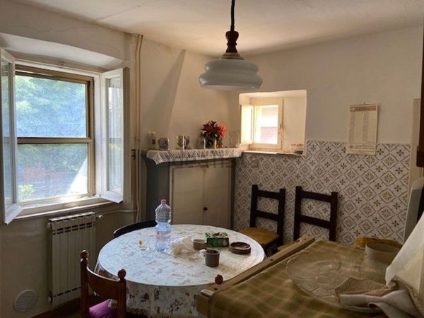 quadrivano in vendita a Tuoro sul Trasimeno