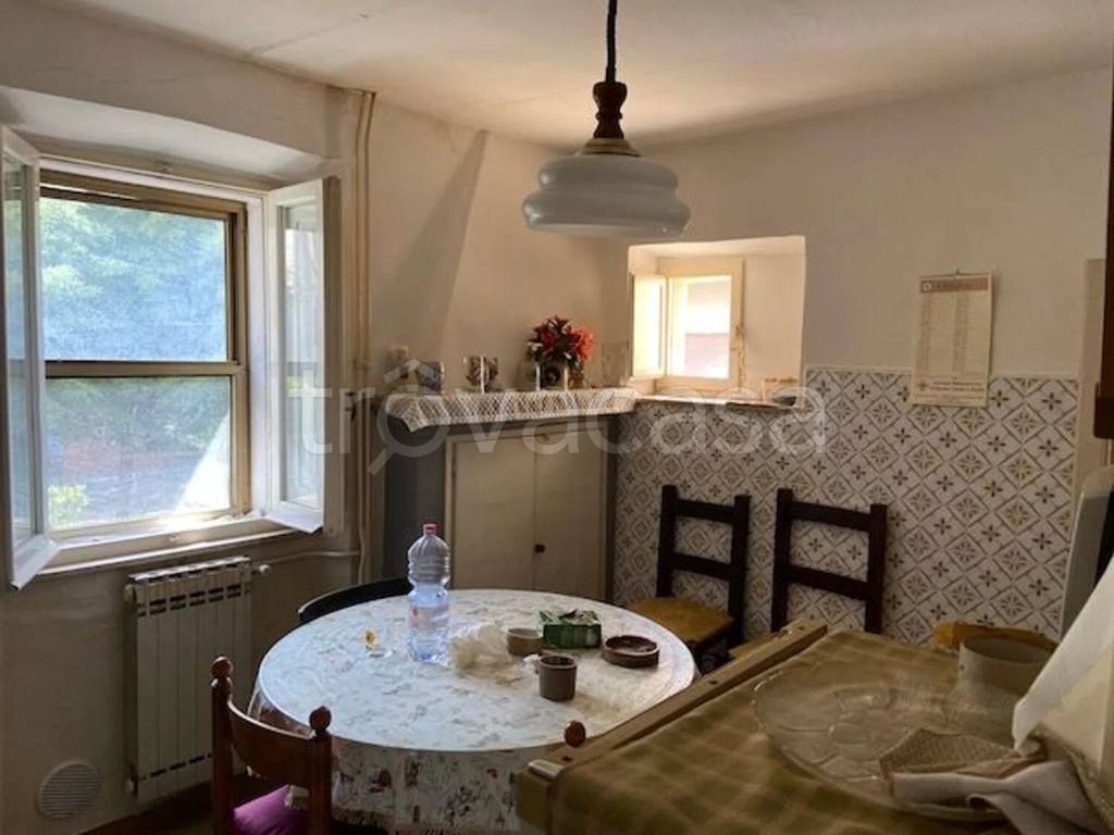 quadrivano in vendita a Tuoro sul Trasimeno