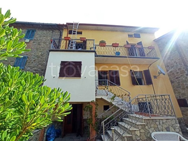 casa indipendente in vendita a Tuoro sul Trasimeno in zona Vernazzano