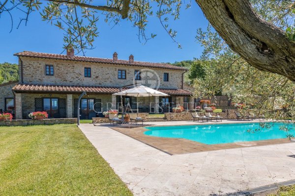 casa indipendente in vendita a Tuoro sul Trasimeno