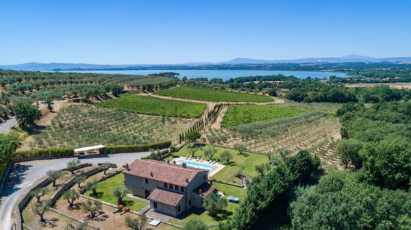 casale in vendita a Tuoro sul Trasimeno
