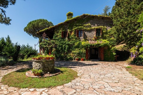 quadrivano in vendita a Tuoro sul Trasimeno
