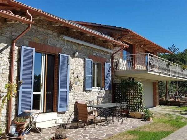 casa indipendente in vendita a Tuoro sul Trasimeno