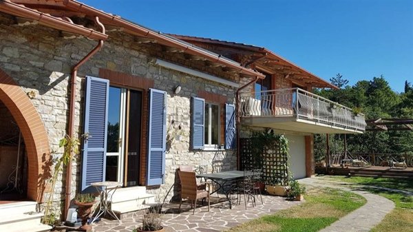casa indipendente in vendita a Tuoro sul Trasimeno
