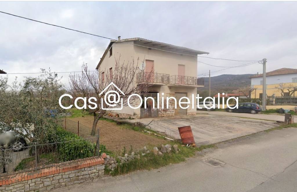 casa indipendente in vendita a Tuoro sul Trasimeno in zona Vernazzano