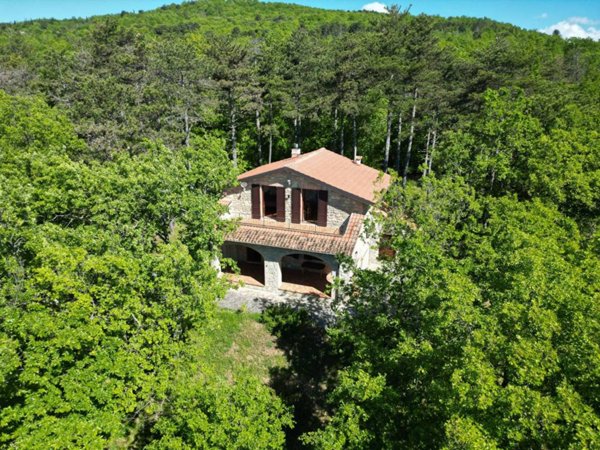 casa indipendente in vendita a Tuoro sul Trasimeno