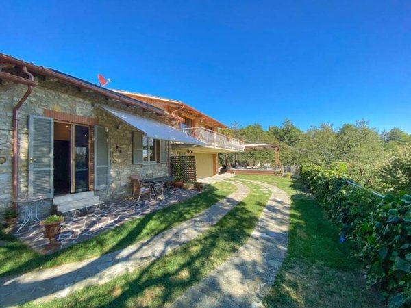 casa indipendente in vendita a Tuoro sul Trasimeno