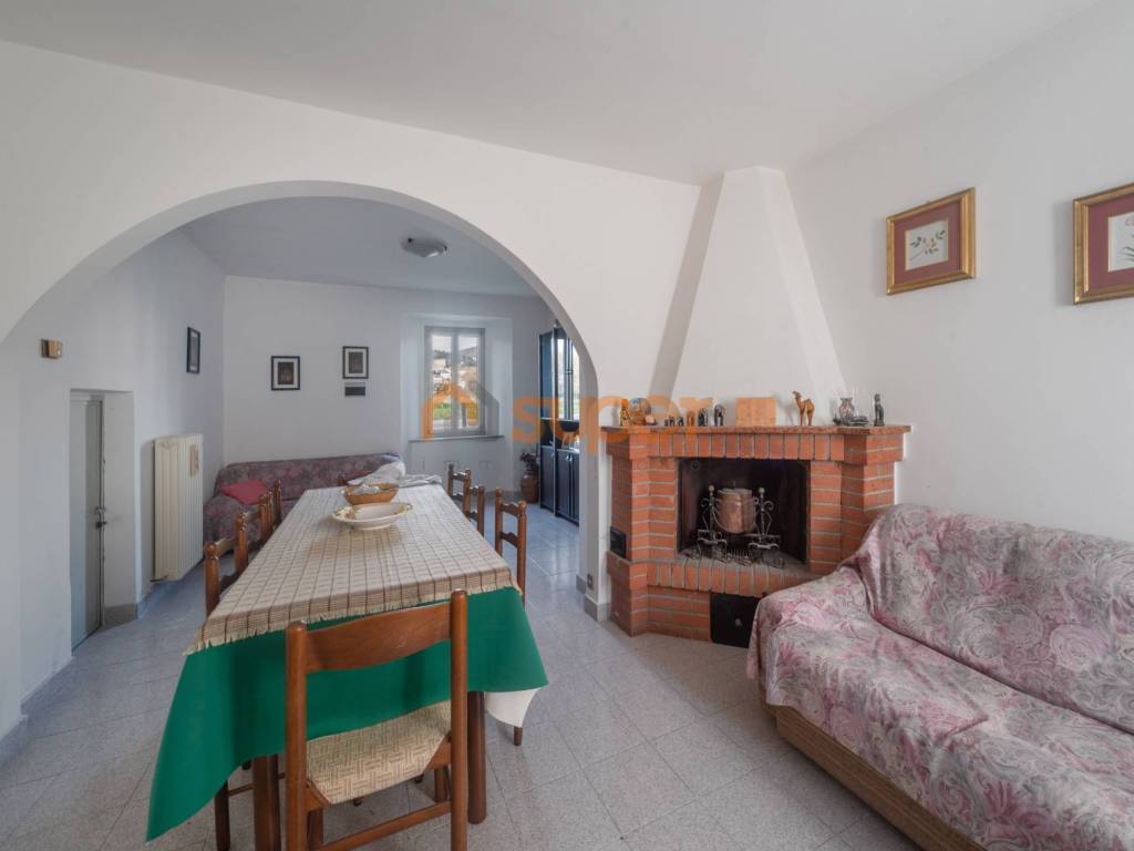 casa indipendente in vendita a Tuoro sul Trasimeno