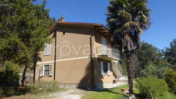 casa indipendente in vendita a Tuoro sul Trasimeno