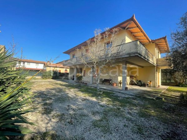 casa indipendente in vendita a Tuoro sul Trasimeno in zona Vernazzano