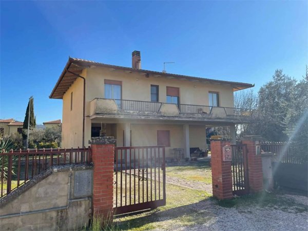 casa indipendente in vendita a Tuoro sul Trasimeno in zona Vernazzano