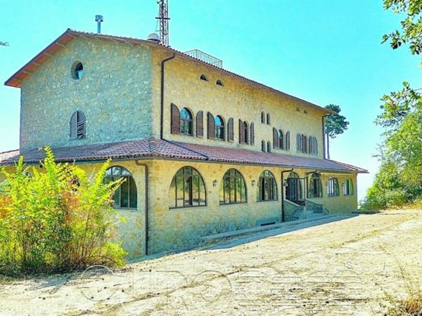 casa indipendente in vendita a Tuoro sul Trasimeno