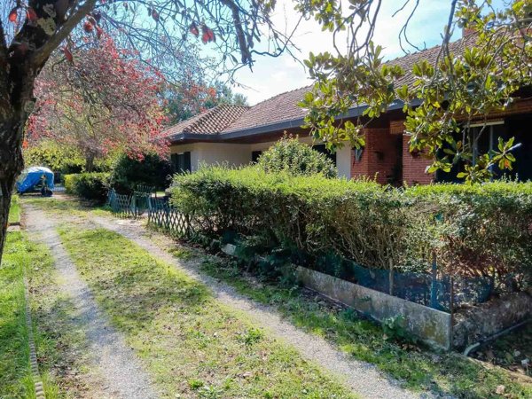 casa indipendente in vendita a Tuoro sul Trasimeno