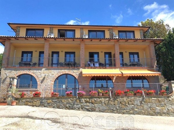 casa indipendente in vendita a Tuoro sul Trasimeno
