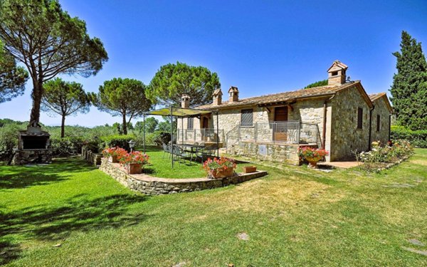 casa indipendente in vendita a Tuoro sul Trasimeno in zona Vernazzano