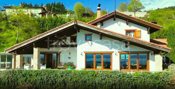 casa indipendente in vendita a Tuoro sul Trasimeno