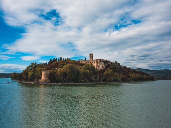 casa semindipendente in vendita a Tuoro sul Trasimeno in zona Isola Maggiore