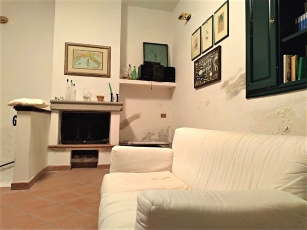 casa semindipendente in vendita a Tuoro sul Trasimeno in zona Isola Maggiore
