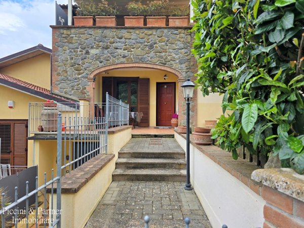 casa indipendente in vendita a Tuoro sul Trasimeno