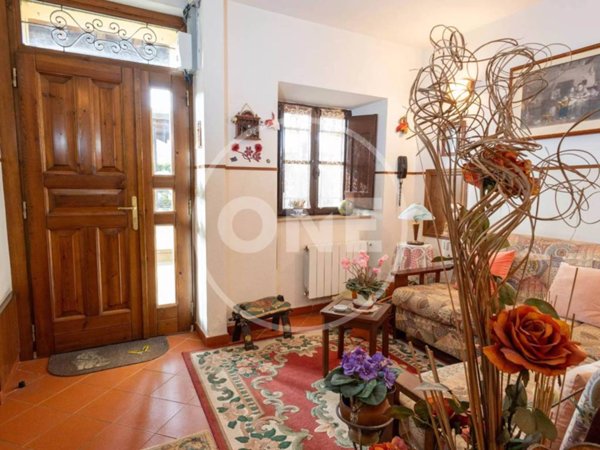 casa indipendente in vendita a Tuoro sul Trasimeno