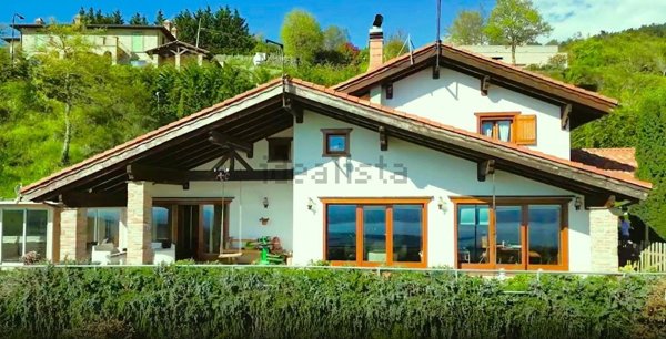 casa indipendente in vendita a Tuoro sul Trasimeno
