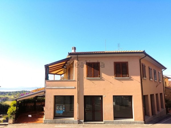 casa semindipendente in vendita a Tuoro sul Trasimeno