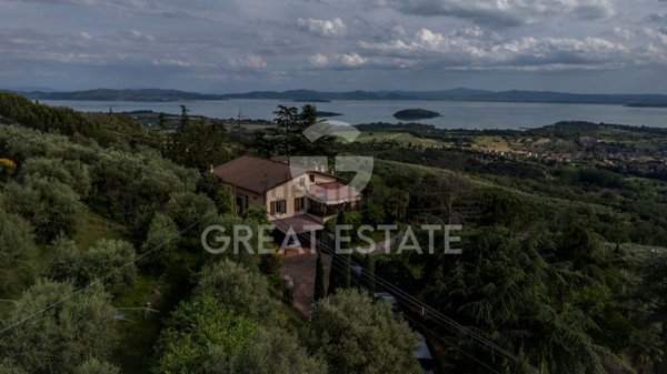 casa indipendente in vendita a Tuoro sul Trasimeno