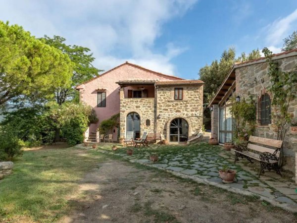 casa indipendente in vendita a Tuoro sul Trasimeno