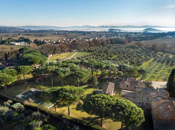 casa indipendente in vendita a Tuoro sul Trasimeno