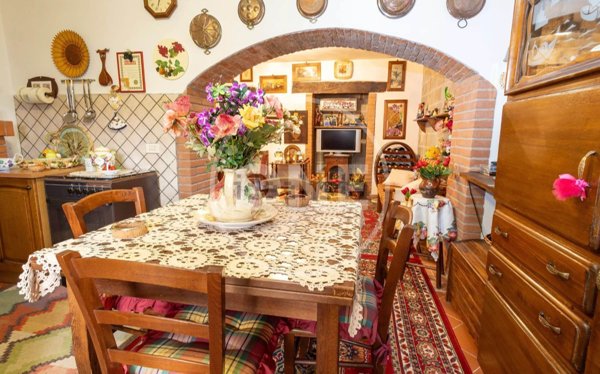casa indipendente in vendita a Tuoro sul Trasimeno