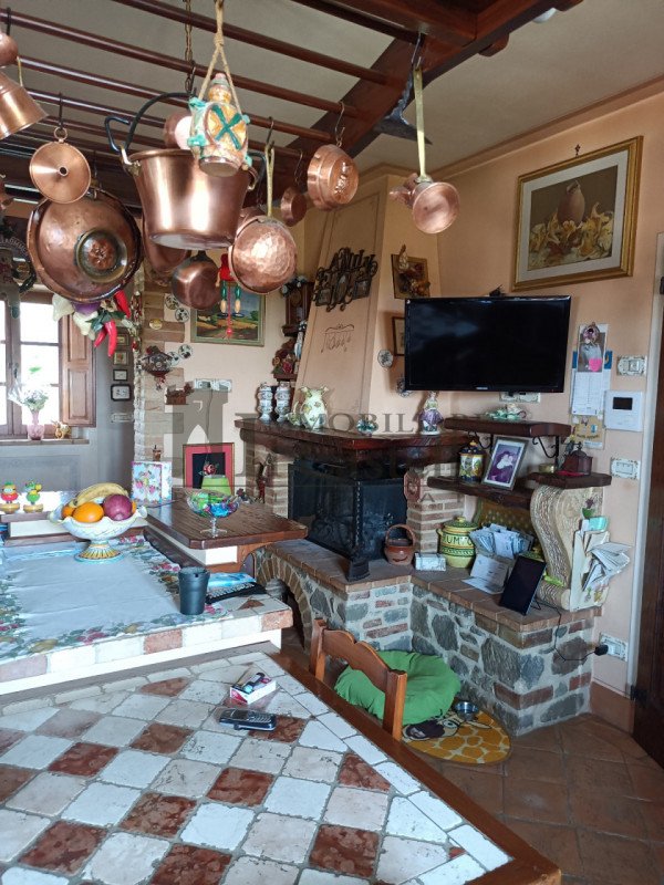 casa indipendente in vendita a Tuoro sul Trasimeno in zona Isola Maggiore