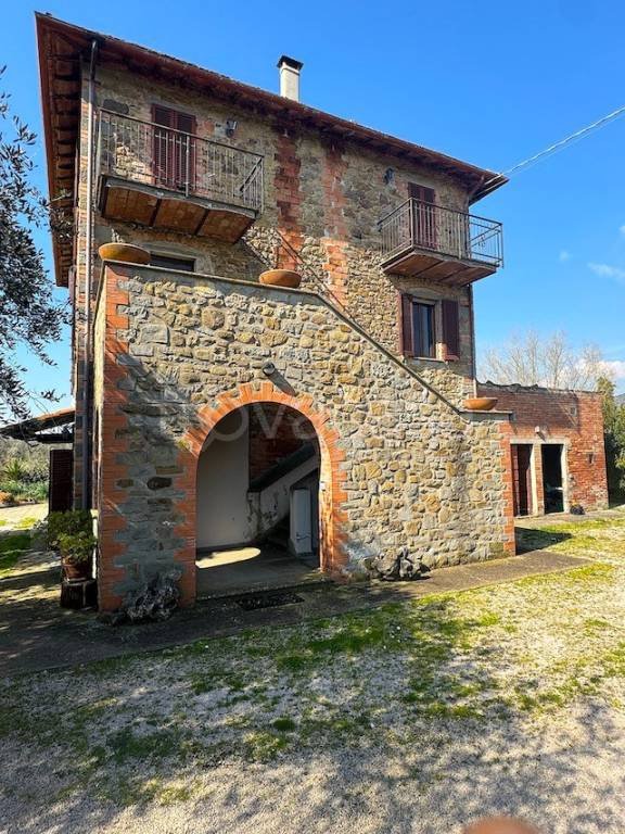 casa indipendente in vendita a Tuoro sul Trasimeno in zona Vernazzano