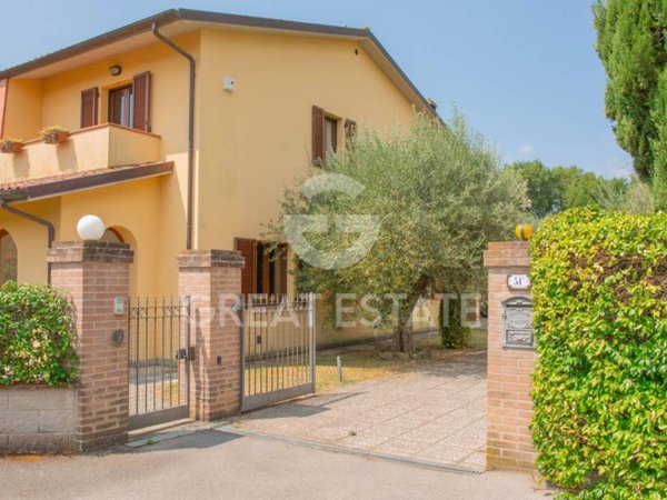 casa indipendente in vendita a Tuoro sul Trasimeno in zona Vernazzano