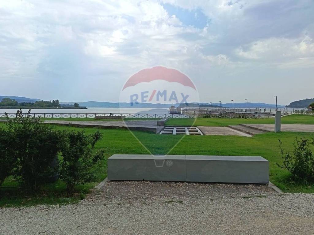 negozio in vendita a Tuoro sul Trasimeno