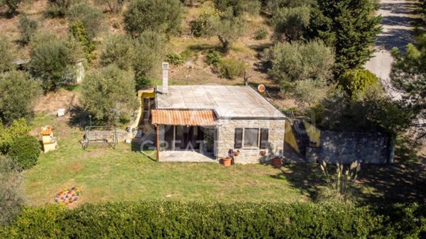casa indipendente in vendita a Tuoro sul Trasimeno
