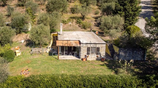 casa indipendente in vendita a Tuoro sul Trasimeno