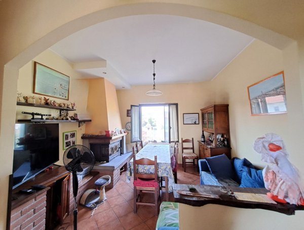 casa indipendente in vendita a Tuoro sul Trasimeno