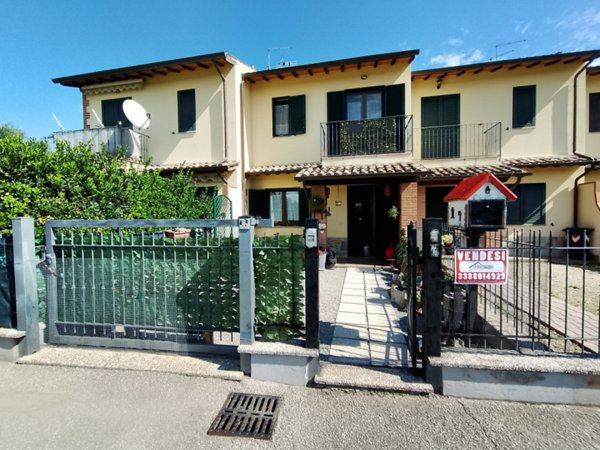 casa indipendente in vendita a Tuoro sul Trasimeno in zona Borghetto