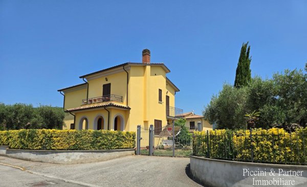 casa indipendente in vendita a Tuoro sul Trasimeno