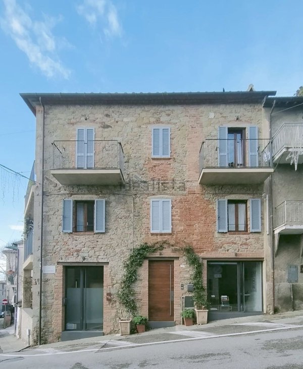 esavano in vendita a Tuoro sul Trasimeno