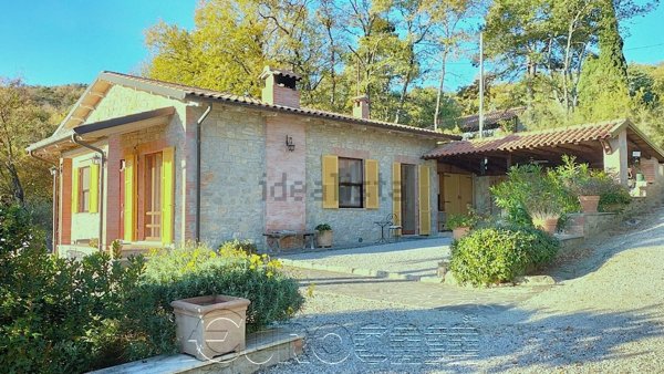casa indipendente in vendita a Tuoro sul Trasimeno
